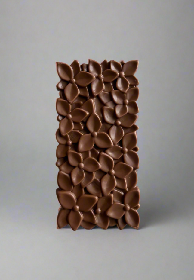 Floral design milk chocolate bar